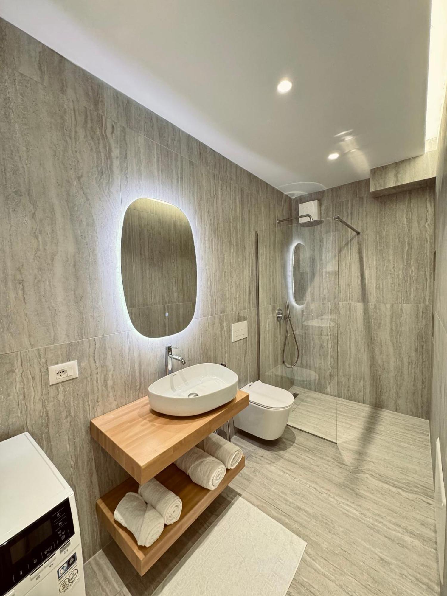 Appartamento Eli Luxury Apartment Tirana